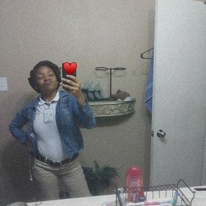 Meet your Posher, Mikayah